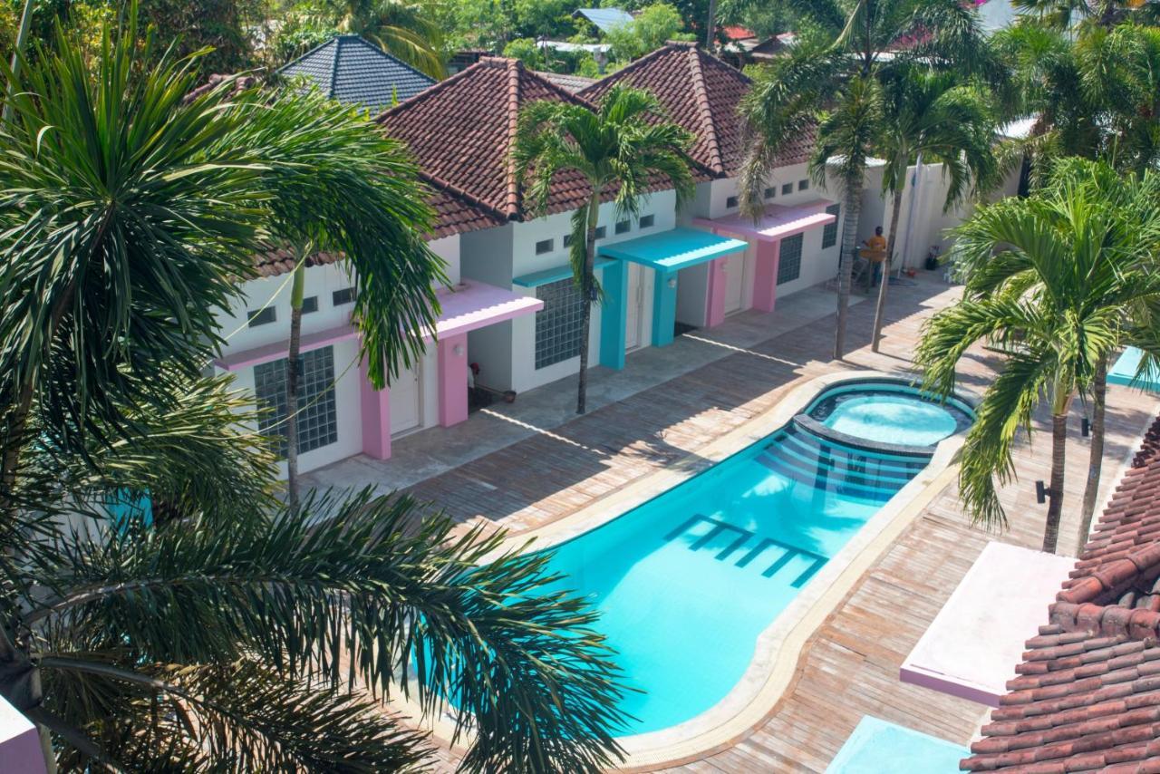 Mad Monkey Kuta Lombok Hostel Εξωτερικό φωτογραφία