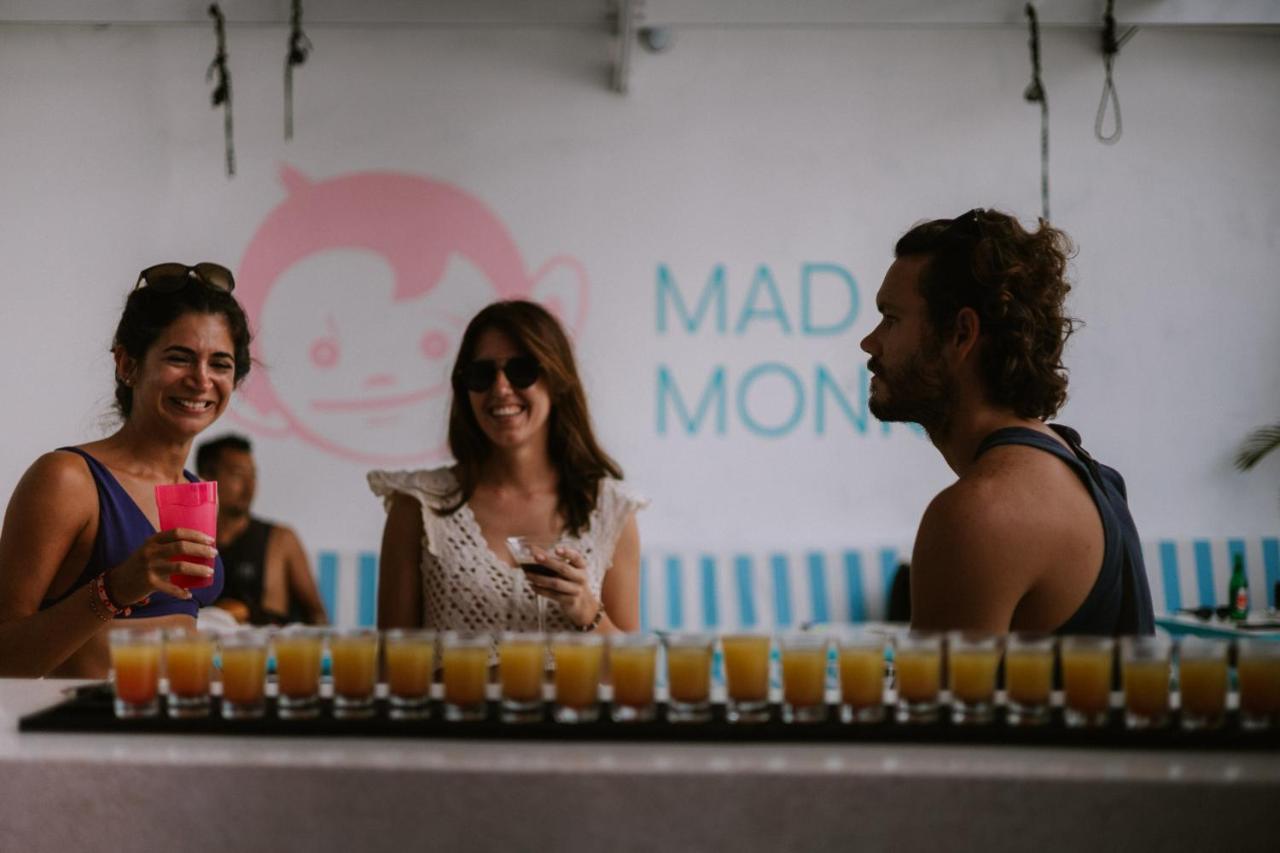Mad Monkey Kuta Lombok Hostel Εξωτερικό φωτογραφία