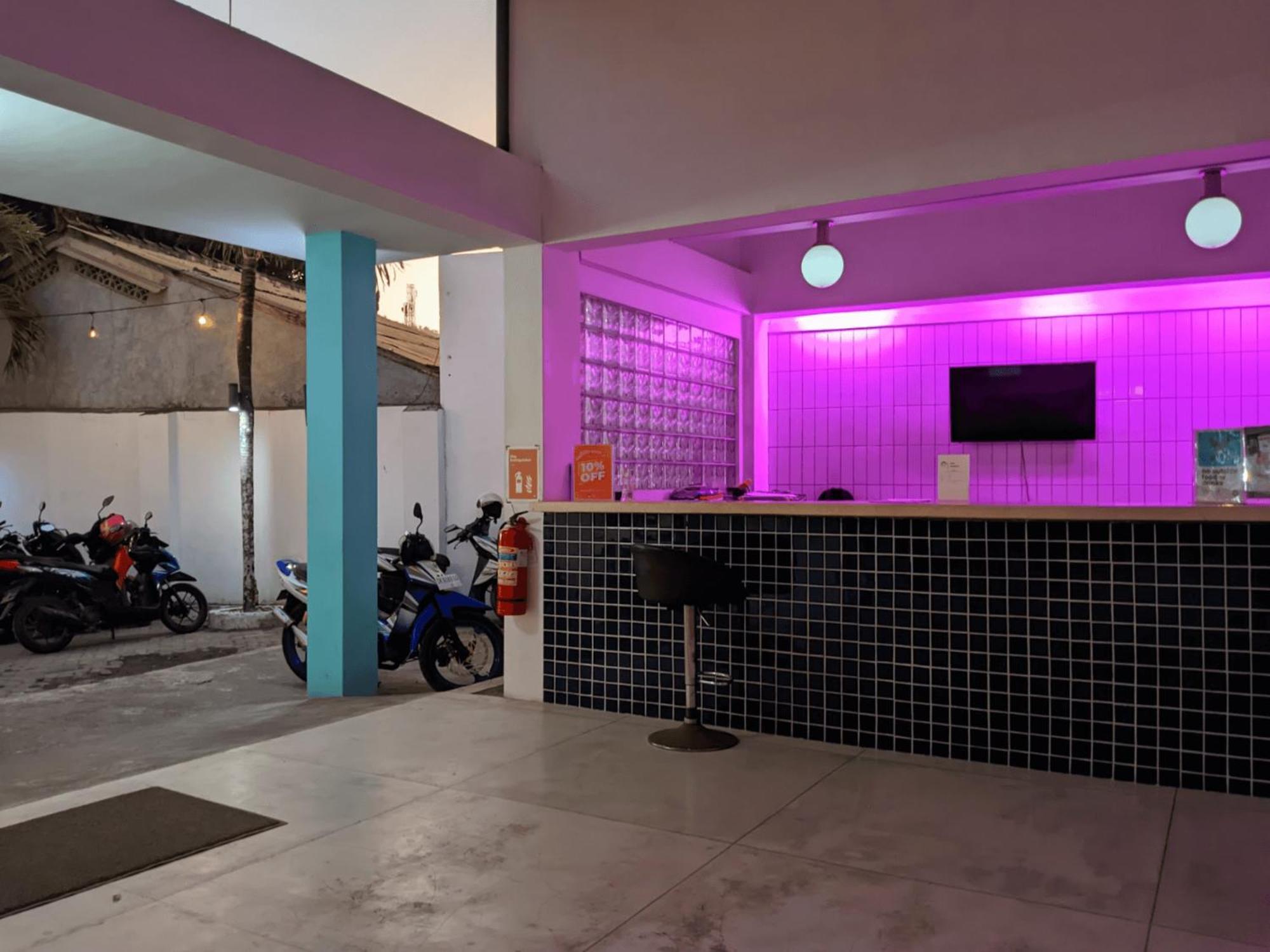 Mad Monkey Kuta Lombok Hostel Εξωτερικό φωτογραφία